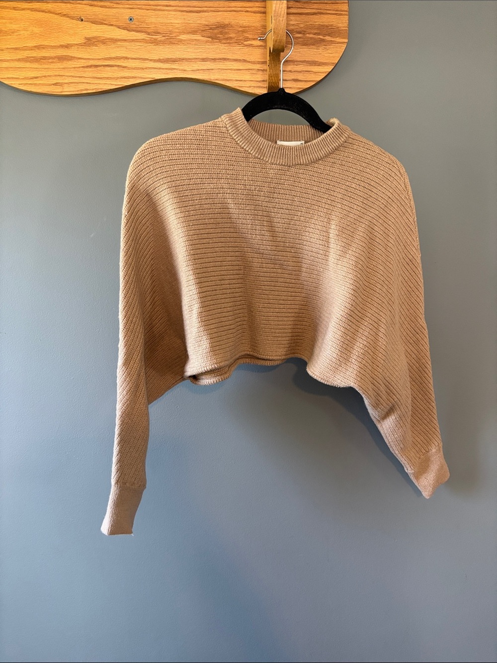 Wilfred Cropped Ribbed Sweater in Taupe Brown